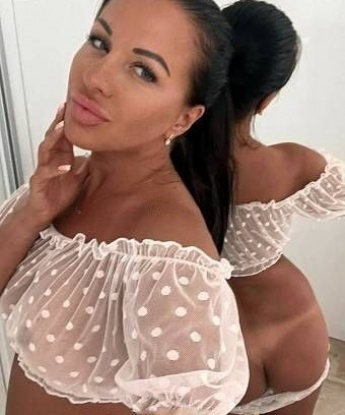 Мои услуги дарят удовольствие для тела и души. Разнообразие возможностей удовлетворит самые смелые фантазии. Со мной ты сможешь окунуться в мир страсти и непринужденности. Я знаю, как доставить удовольствие и оставить позитивные эмоции на долго. В Москве я создаю атмосферу полного расслабления и наслаждения. Заходи на мою страничку, чтобы увидеть фото и прочитать отзывы. Я жду тебя! 😉 1377, 37 лет