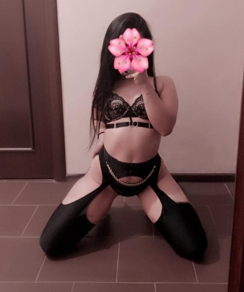 Я живу в Москве и могу предложить тебе незабываемые моменты расслабления и эмоций. Мои услуги включают классический и эротический массаж, ролевые игры и многое другое. Со мной ты сможешь испытать весь спектр наслаждений, о которых ты мечтал. Заходи посмотреть мои фото в профиле и прочитай отзывы моих довольных клиентов. Встречайся со мной и узнай, что настоящее наслаждение – это я 💋💫. 13848, 23 года