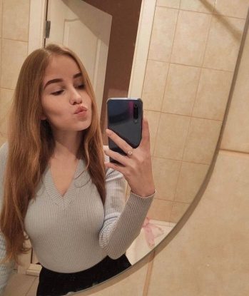 Нежная и игривая кошечка готова исполнить любые твои желания. Приезжай ко мне, и я окуну тебя в мир настоящего удовольствия! 9356, 21 год